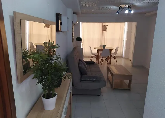 Apartamento A 50M De La Playa Con Parking Privado.