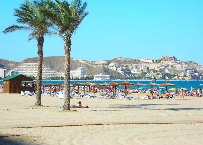 Apartamento A 50M De La Playa Con Parking Privado.